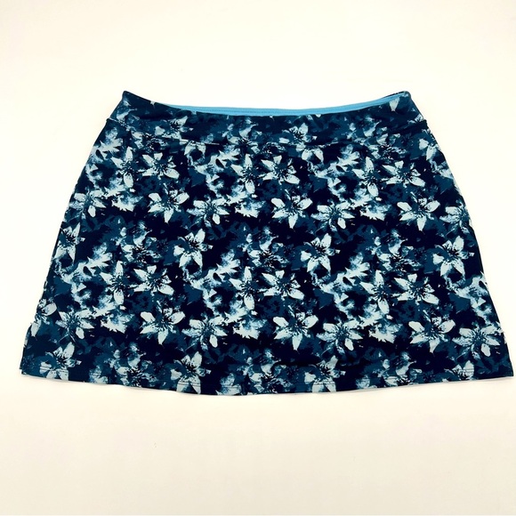Tranquility by Colorado Clothing Floral Skort Blue size Large Built-In Shorts - Picture 1 of 8